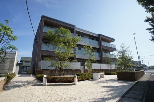 ����s�ԍ⒬975-4 �O�����X�N�G�A�ԍ⁚�ϐ��n�E�X�̃V���[���]���E�l�b�g(+Wi-Fi)�����E�I�[�g���b�N��  [92,000�~]